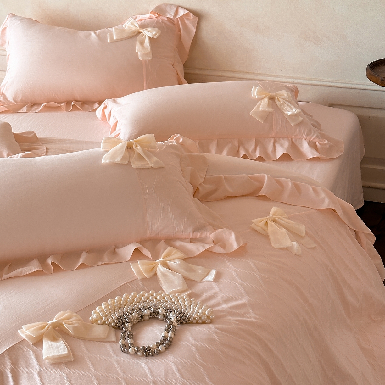 91家纺网 家纺一手货源 找家纺 你好美丽 2026春夏新款水洗棉拼接泡泡纱蝴蝶结花边工艺款四件套 -梦露 梦露玉