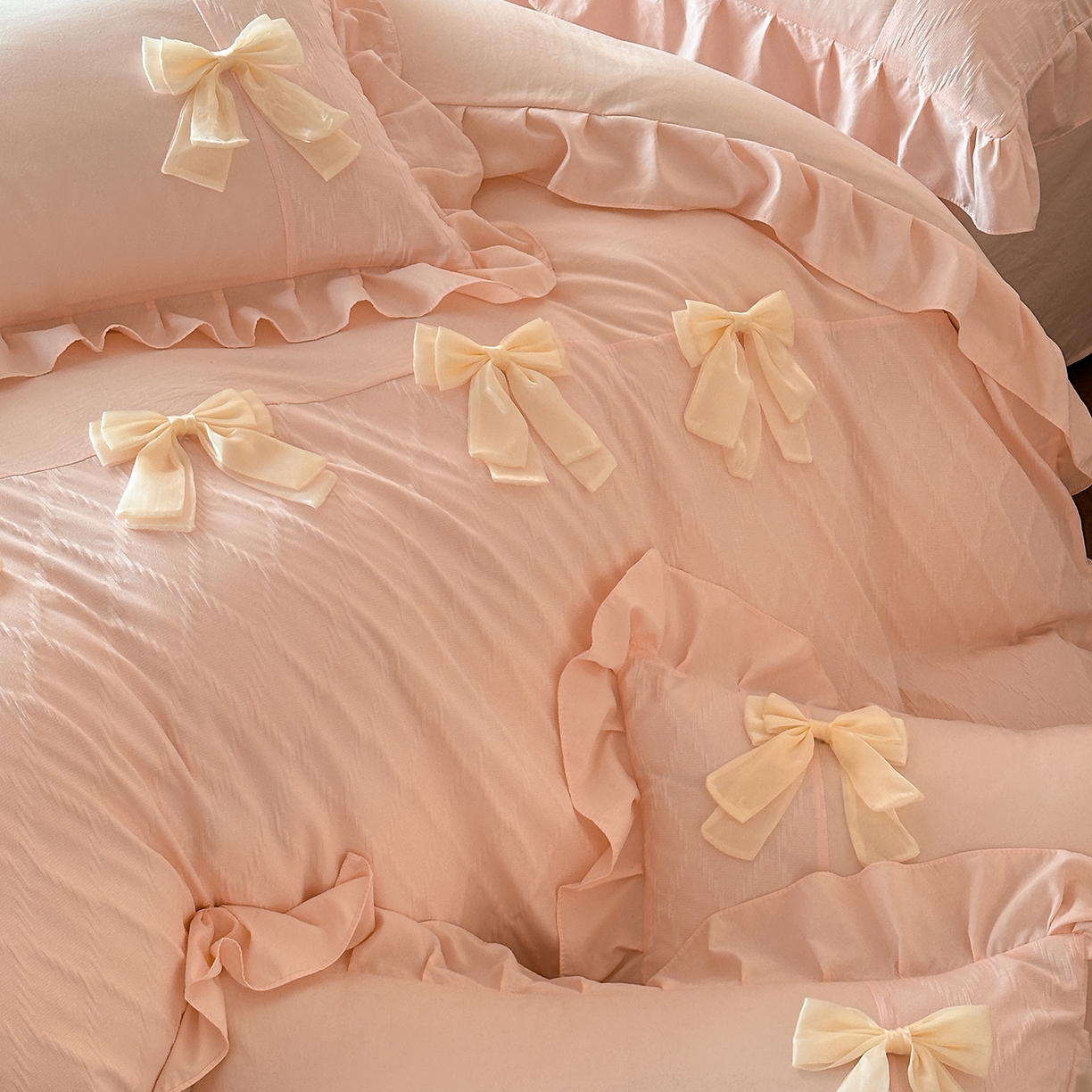 91家纺网 家纺一手货源 找家纺 你好美丽 2026春夏新款水洗棉拼接泡泡纱蝴蝶结花边工艺款四件套 -梦露 梦露玉