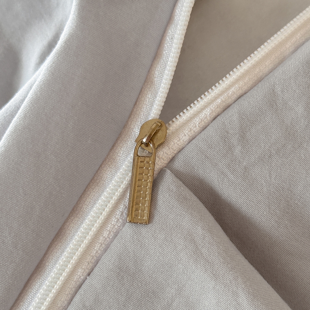 91家纺网 家纺一手货源 找家纺 你好美丽 2026春夏新款水洗棉拼接泡泡纱蝴蝶结花边工艺款四件套 -梦露 梦露灰