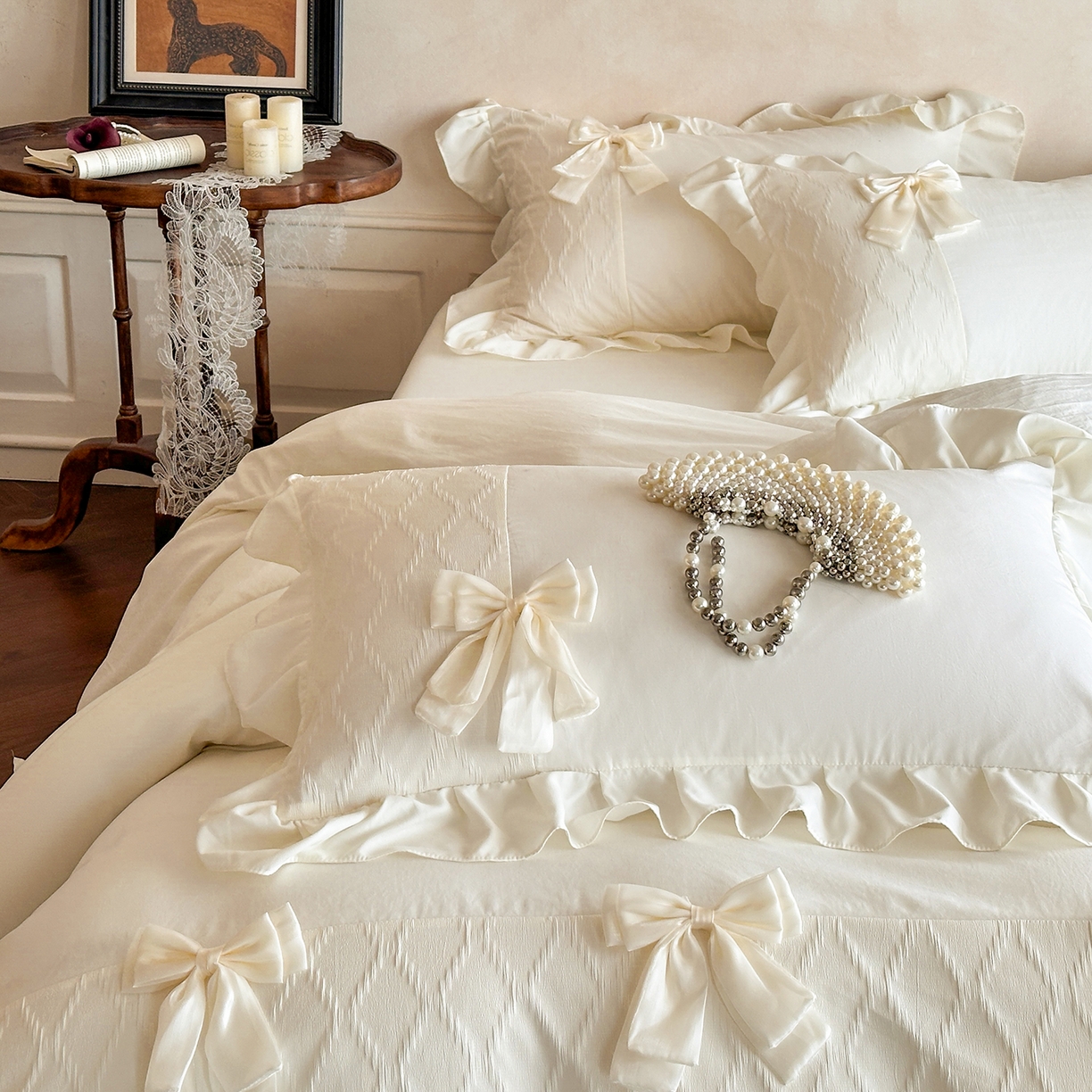 91家纺网 家纺一手货源 找家纺 你好美丽 2026春夏新款水洗棉拼接泡泡纱蝴蝶结花边工艺款四件套 -梦露 梦露白