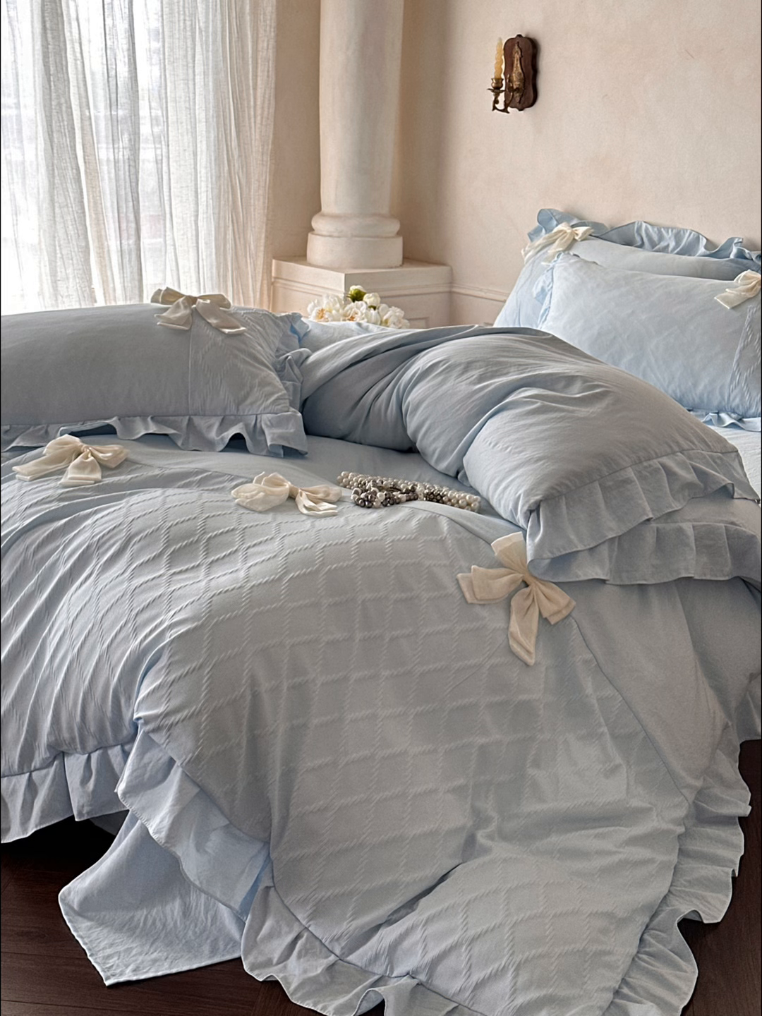 91家纺网 家纺一手货源 找家纺 你好美丽 2026春夏新款水洗棉拼接泡泡纱蝴蝶结花边工艺款四件套 -梦露 梦露兰