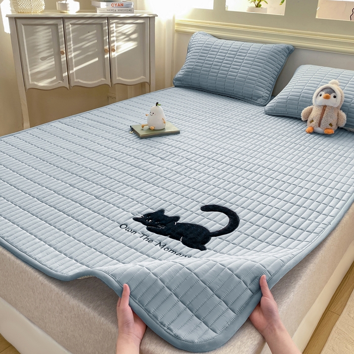 91家纺网 家纺一手货源 找家纺 （总）梦初语 2026新款水洗棉卡通刺绣夹棉床垫-200克夹棉-75克防滑底布（常年备货）