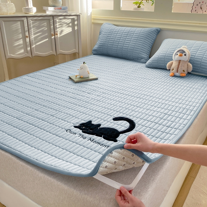91家纺网 家纺一手货源 找家纺 （总）梦初语 2026新款水洗棉卡通刺绣夹棉床垫-200克夹棉-75克防滑底布（常年备货）