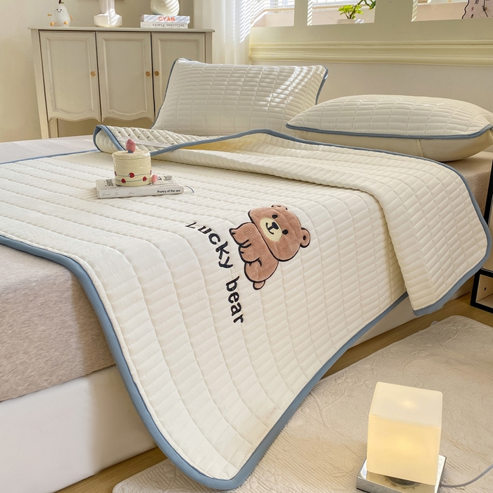 91家纺网 家纺一手货源 找家纺 梦初语 2026新款水洗棉卡通刺绣夹棉床垫-200克夹棉-75克防滑底布（常年备货） 维尼-奶白