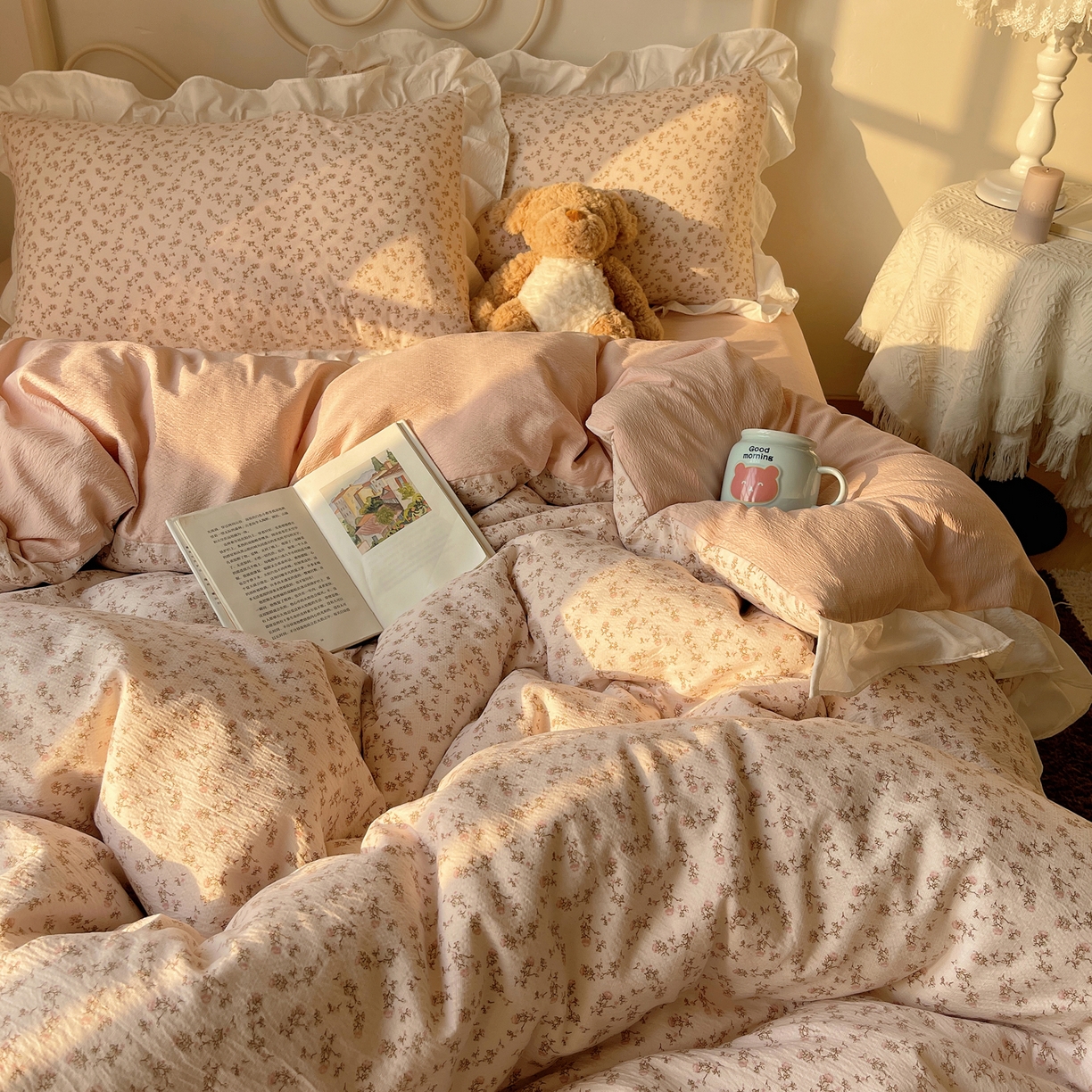 91家纺网 家纺一手货源 找家纺 美乐迪家纺 2026新款云感双层纱花边四件套 粉色小花