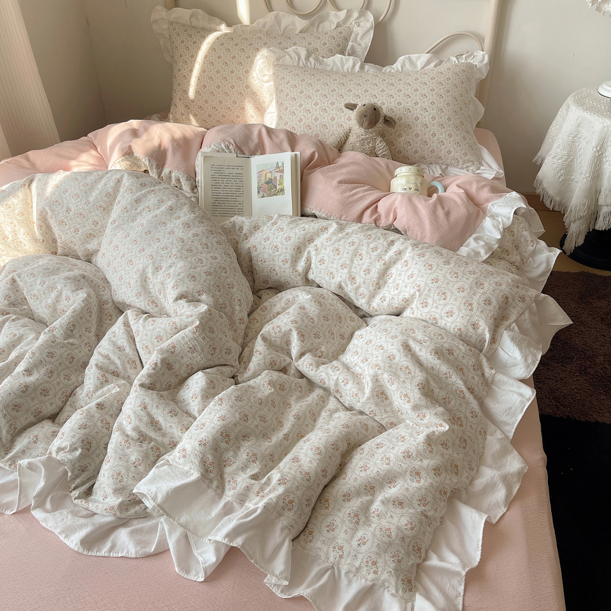 91家纺网 家纺一手货源 找家纺 美乐迪家纺 2026新款云感双层纱花边四件套 韩系小花