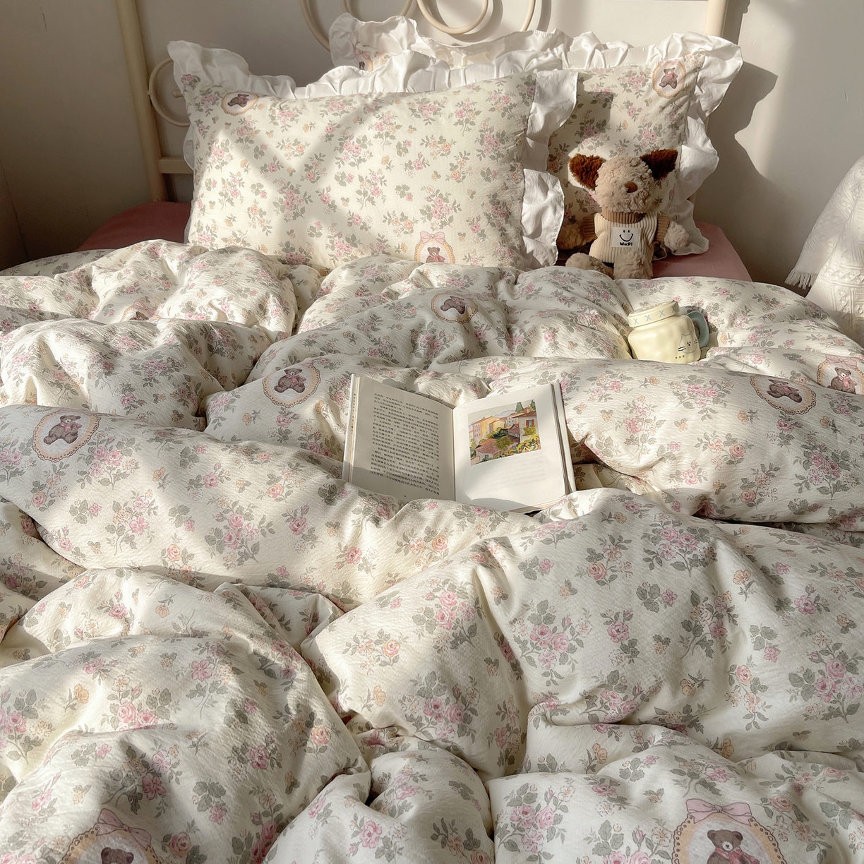 91家纺网 家纺一手货源 找家纺 美乐迪家纺 2026新款云感双层纱花边四件套 花园小熊