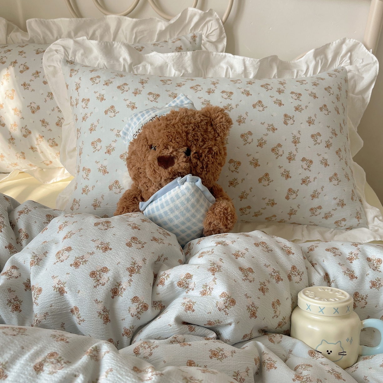 91家纺网 家纺一手货源 找家纺 美乐迪家纺 2026新款云感双层纱花边四件套 蓝色小花