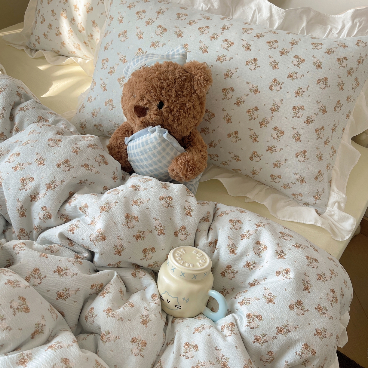 91家纺网 家纺一手货源 找家纺 美乐迪家纺 2026新款云感双层纱花边四件套 蓝色小花