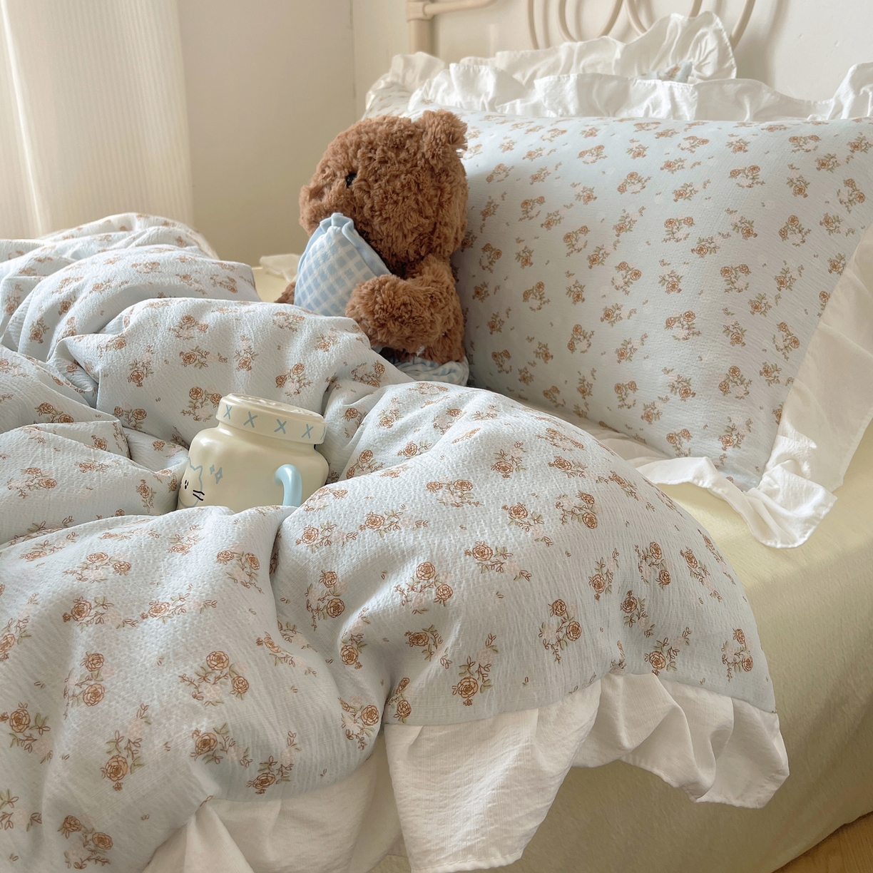 91家纺网 家纺一手货源 找家纺 美乐迪家纺 2026新款云感双层纱花边四件套 蓝色小花