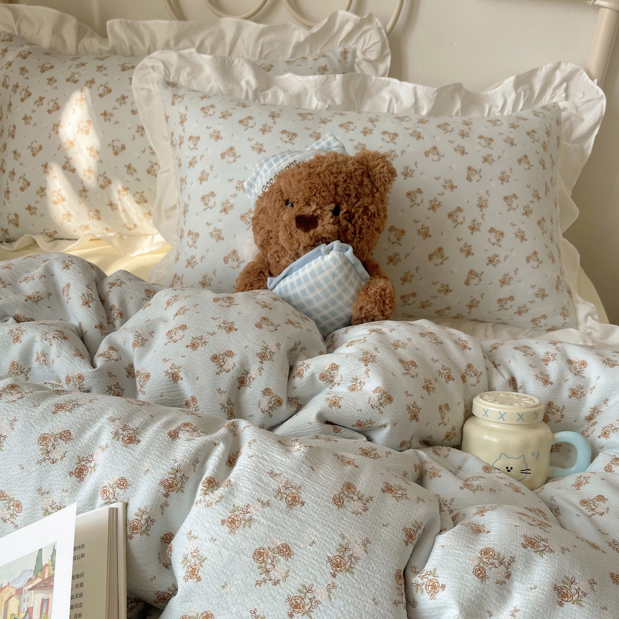 91家纺网 家纺一手货源 找家纺 美乐迪家纺 2026新款云感双层纱花边四件套 蓝色小花