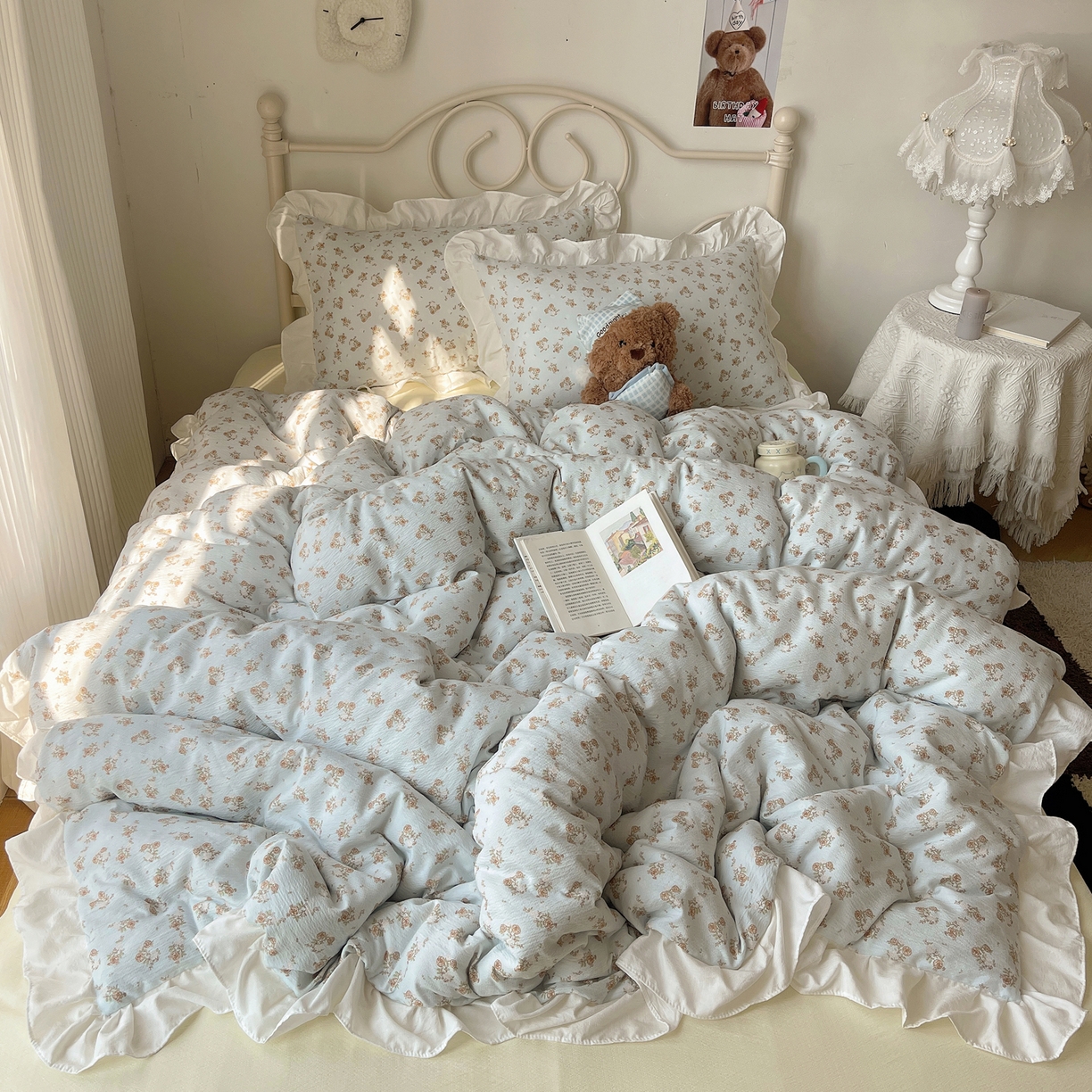 91家纺网 家纺一手货源 找家纺 美乐迪家纺 2026新款云感双层纱花边四件套 蓝色小花