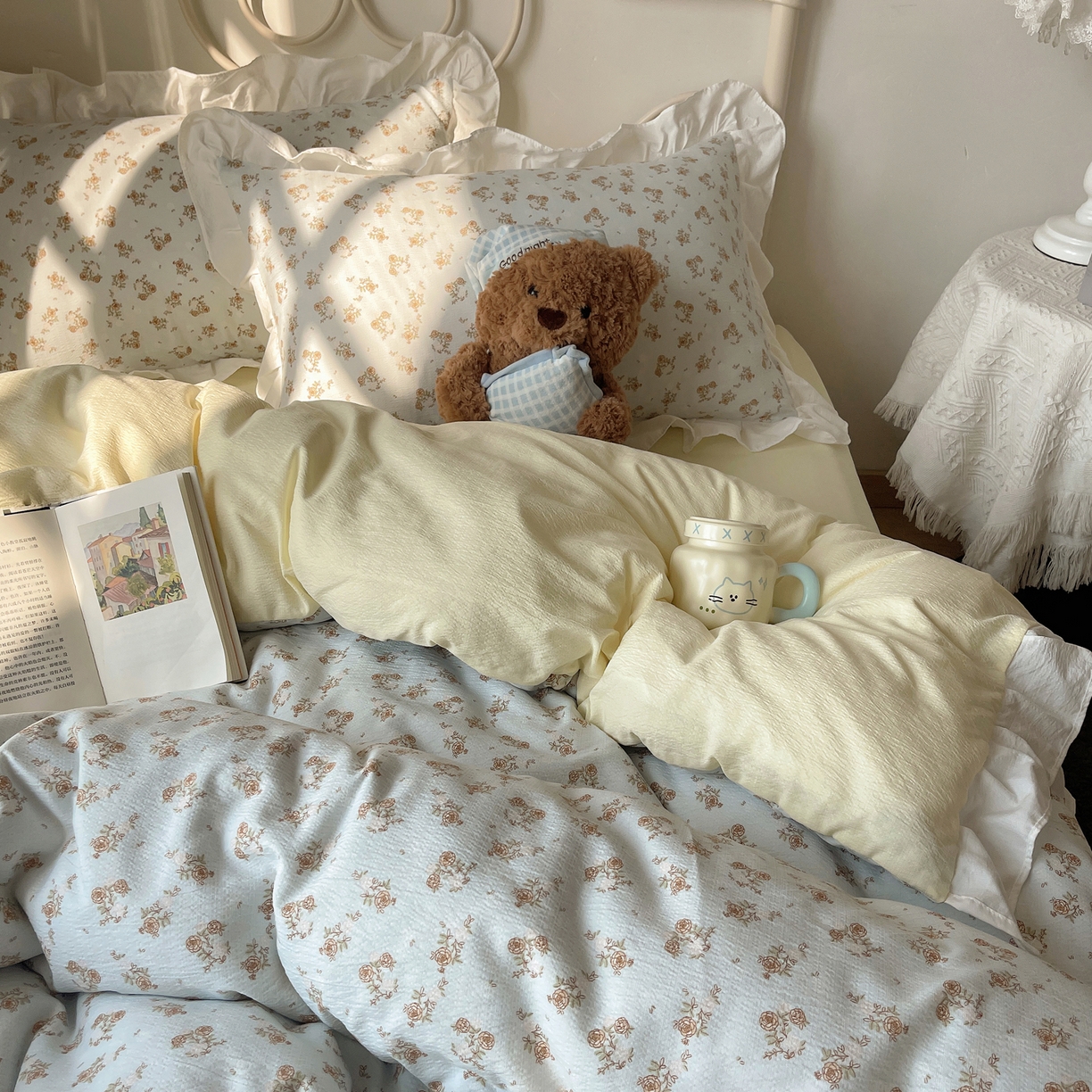 91家纺网 家纺一手货源 找家纺 美乐迪家纺 2026新款云感双层纱花边四件套 蓝色小花