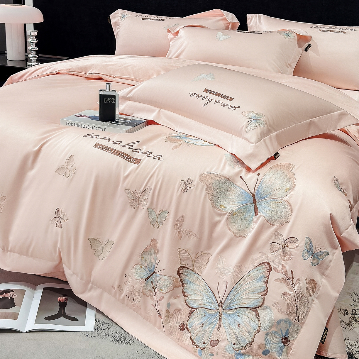 91家纺网 家纺一手货源 找家纺 莱势 2026新款50s贡缎100支长绒棉全棉纯棉刺绣绣花四件套高端礼盒蝶梦系列 轻奢粉