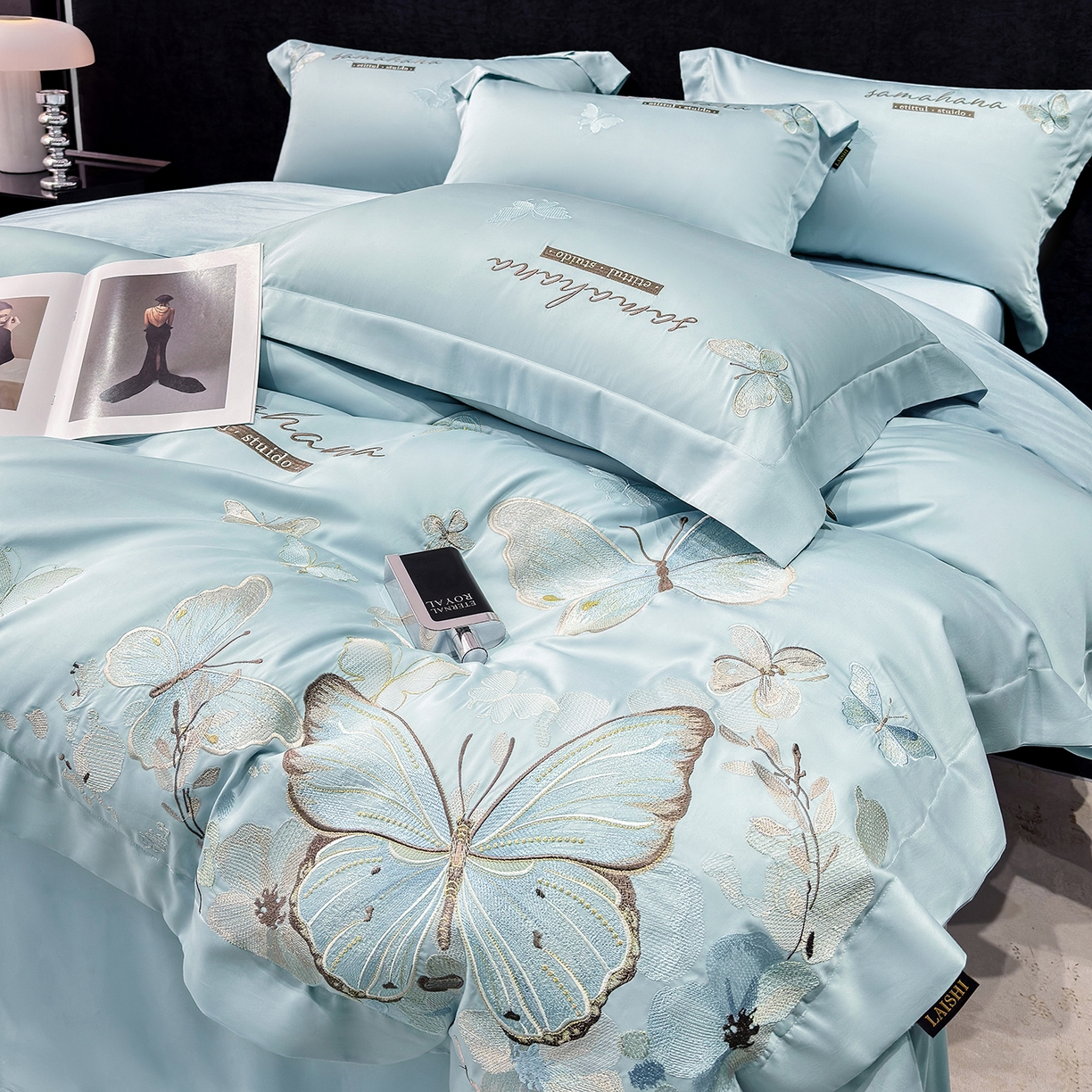 91家纺网 家纺一手货源 找家纺 莱势 2026新款50s贡缎100支长绒棉全棉纯棉刺绣绣花四件套高端礼盒蝶梦系列 天空蓝