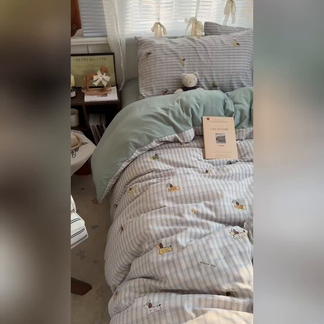 91家纺网 家纺一手货源 找家纺 原素 2026新款小清新水洗双层纱四件套 小狗欢乐颂