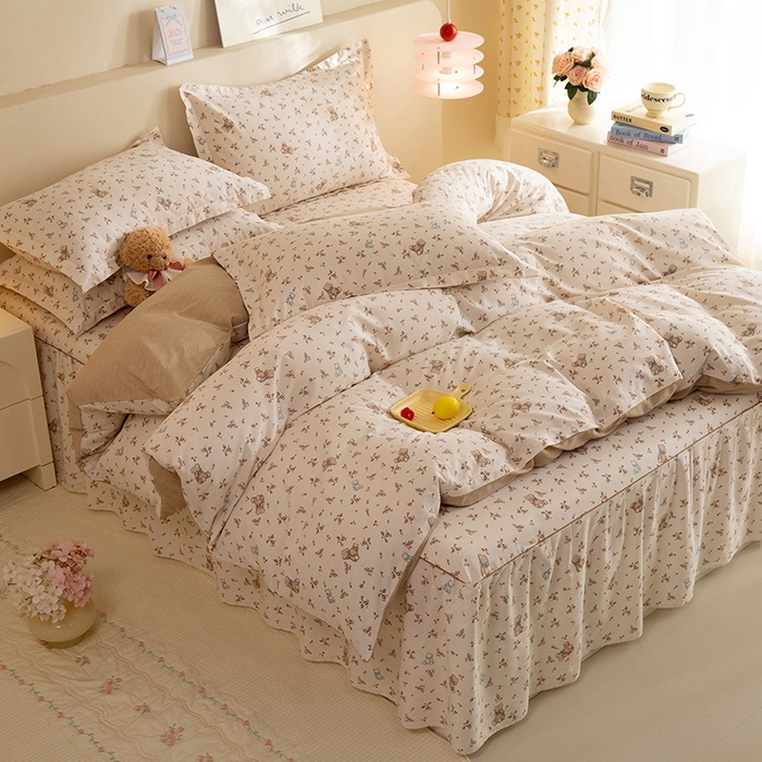 91家纺网 家纺一手货源 找家纺 八十八家纺 2025新款全棉12868床裙款四件套 花间小熊