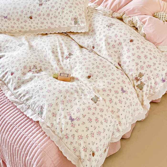 91家纺网 家纺一手货源 找家纺 斯卡诺家纺 2026新款全棉纯棉花边床盖四件套 哆咪熊-纯棉花边