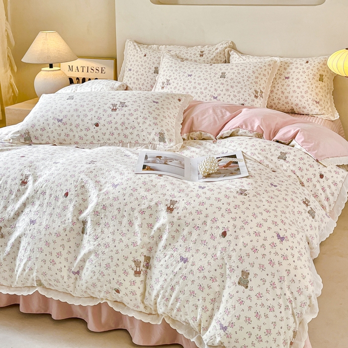 91家纺网 家纺一手货源 找家纺 斯卡诺家纺 2026新款全棉纯棉花边床盖四件套 哆咪熊-纯棉花边