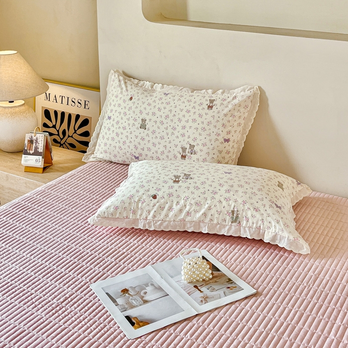 91家纺网 家纺一手货源 找家纺 斯卡诺家纺 2026新款全棉纯棉花边床盖四件套 哆咪熊-纯棉花边