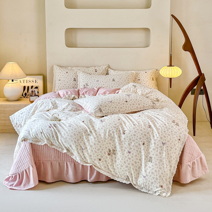 91家纺网 家纺一手货源 找家纺 斯卡诺家纺 2026新款全棉纯棉花边床盖四件套 哆咪熊-纯棉花边