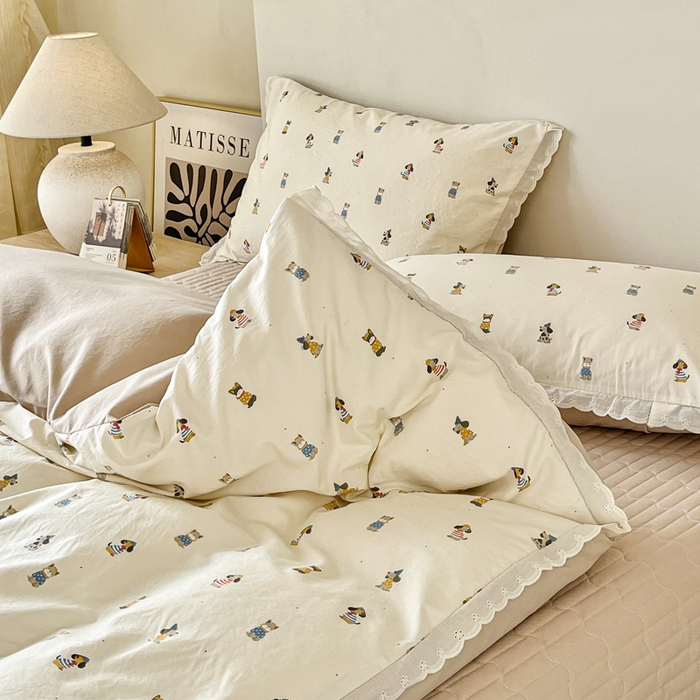 91家纺网 家纺一手货源 找家纺 斯卡诺家纺 2026新款全棉纯棉花边床盖四件套 狗狗家族-纯棉花边