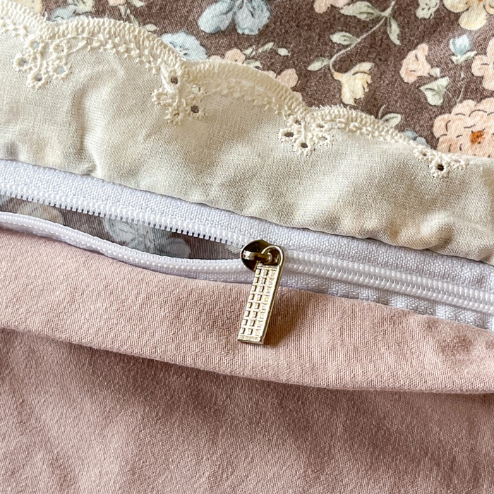 91家纺网 家纺一手货源 找家纺 斯卡诺家纺 2026新款全棉纯棉花边床盖四件套 漫野-纯棉花边