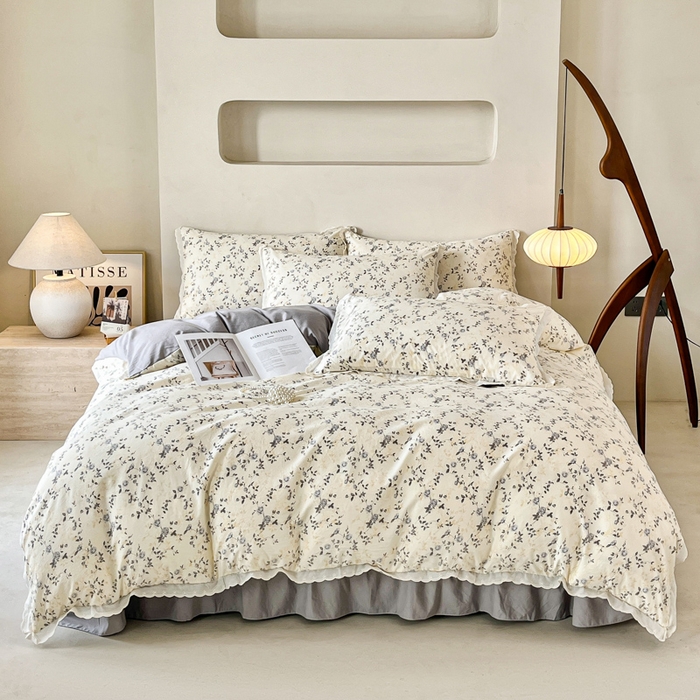 91家纺网 家纺一手货源 找家纺 斯卡诺家纺 2026新款全棉纯棉花边床盖四件套 南枝-纯棉花边