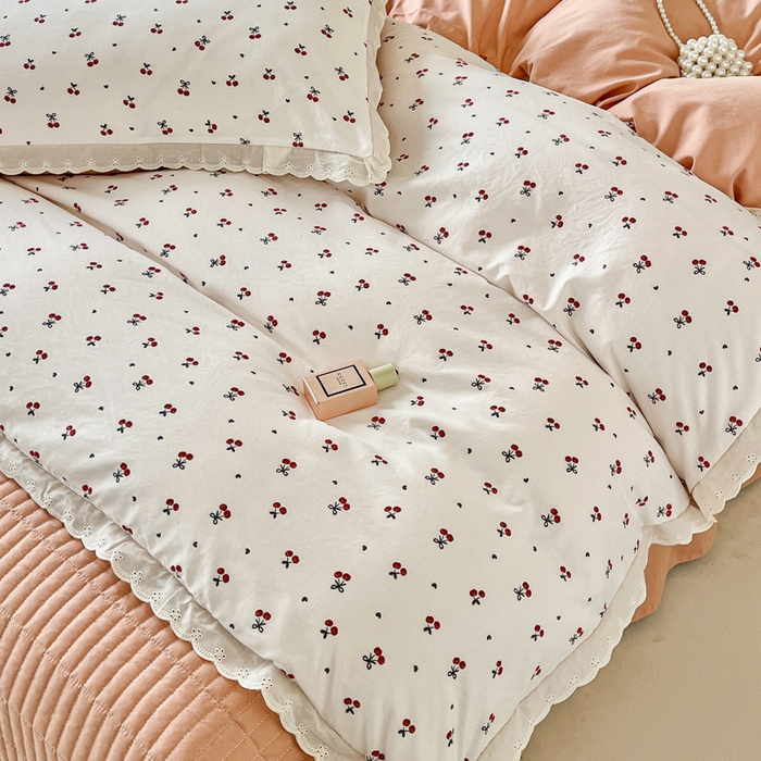 91家纺网 家纺一手货源 找家纺 斯卡诺家纺 2026新款全棉纯棉花边床盖四件套 樱桃-纯棉花边