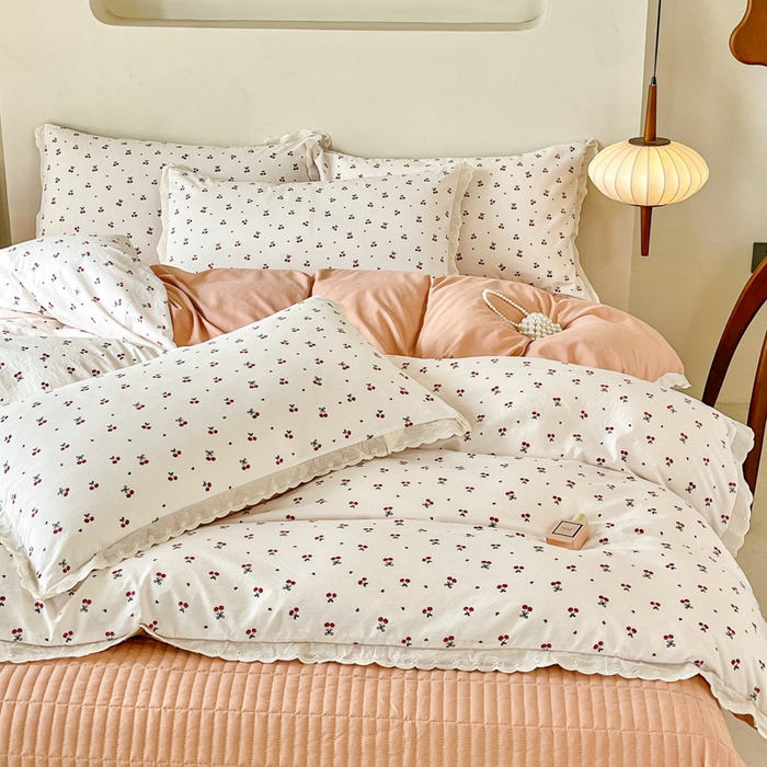 91家纺网 家纺一手货源 找家纺 斯卡诺家纺 2026新款全棉纯棉花边床盖四件套 樱桃-纯棉花边