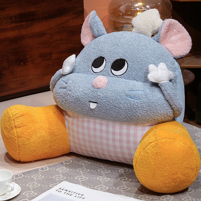 91家纺网 家纺一手货源 找家纺 仟亿莱 2026新款大厨芝士鼠大脚拥抱式腰靠 拥抱圆眼芝士鼠