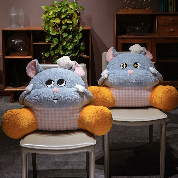 91家纺网 家纺一手货源 找家纺 仟亿莱 2026新款大厨芝士鼠大脚拥抱式腰靠 拥抱星星眼芝士鼠