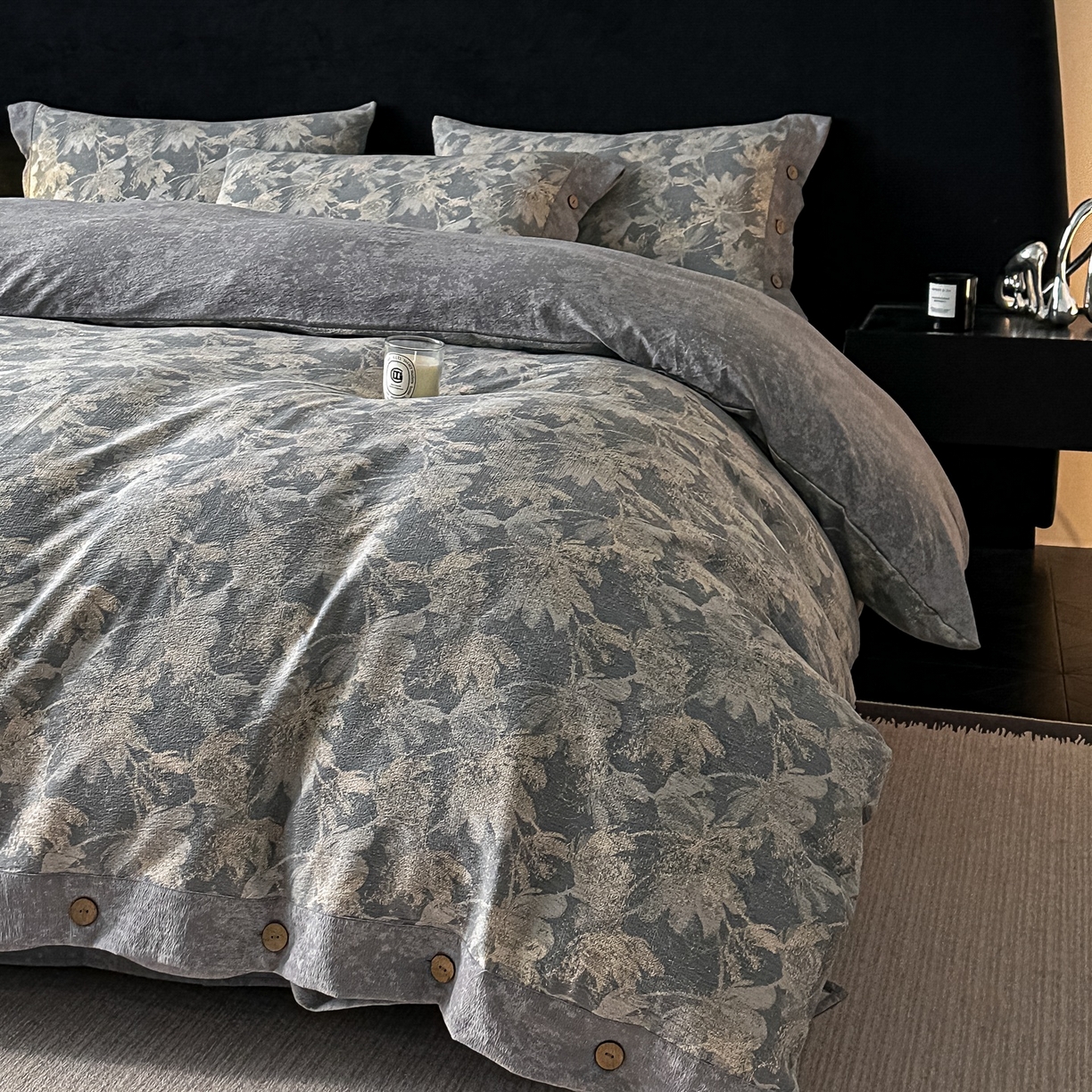 91家纺网 家纺一手货源 找家纺 爱彼家纺 2026新款四季款纽扣款轻奢原麻四件套-套件系列一 轻奢原麻-花影随行