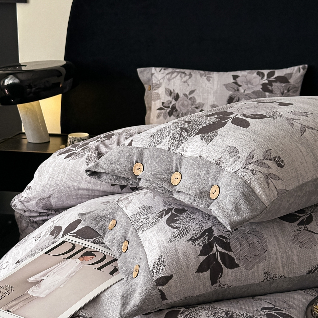 91家纺网 家纺一手货源 找家纺 爱彼家纺 2026新款四季款纽扣款轻奢原麻四件套-套件系列一 轻奢原麻-相思-灰