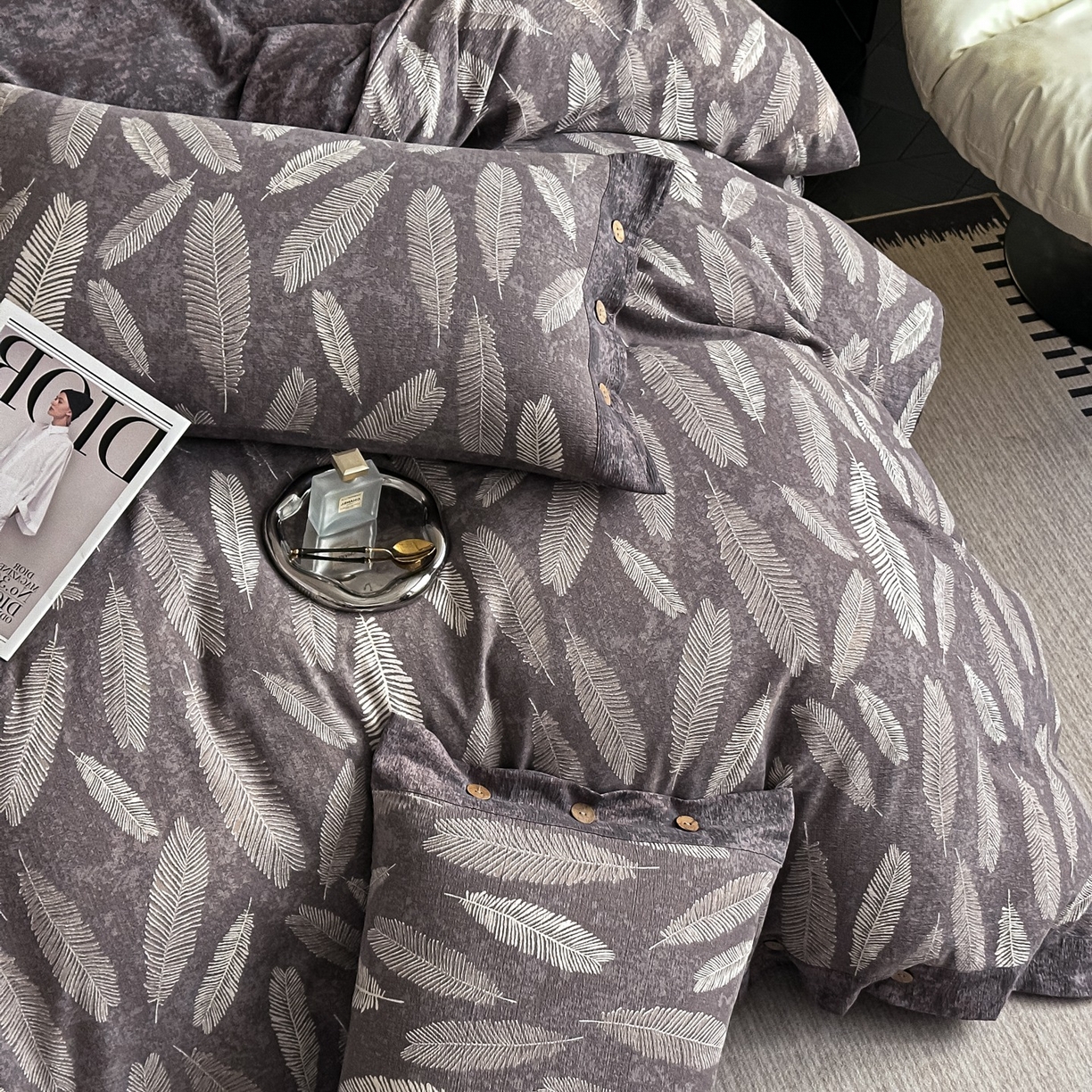 91家纺网 家纺一手货源 找家纺 爱彼家纺 2026新款四季款纽扣款轻奢原麻四件套-套件系列一 轻奢原麻-青枫