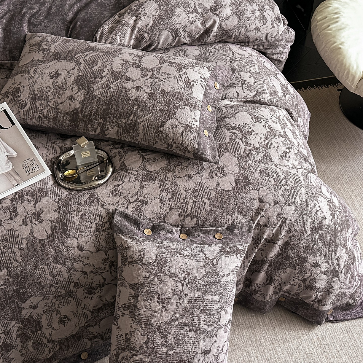 91家纺网 家纺一手货源 找家纺 爱彼家纺 2026新款四季款纽扣款轻奢原麻四件套-套件系列一 轻奢原麻-伊莉莎-咖