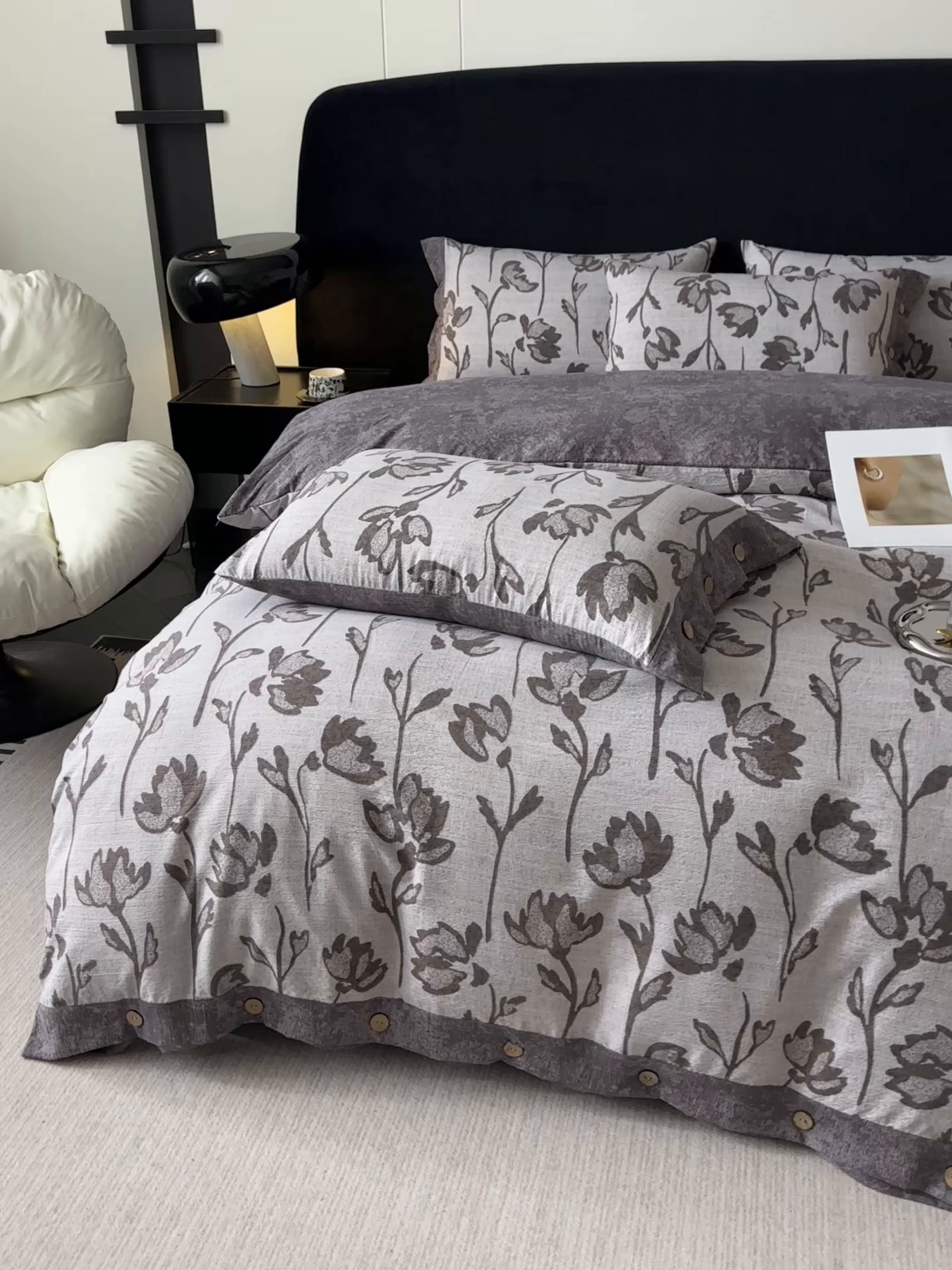 91家纺网 家纺一手货源 找家纺 爱彼家纺 2026新款四季款纽扣款轻奢原麻四件套-套件系列一 轻奢原麻-凤尾花语