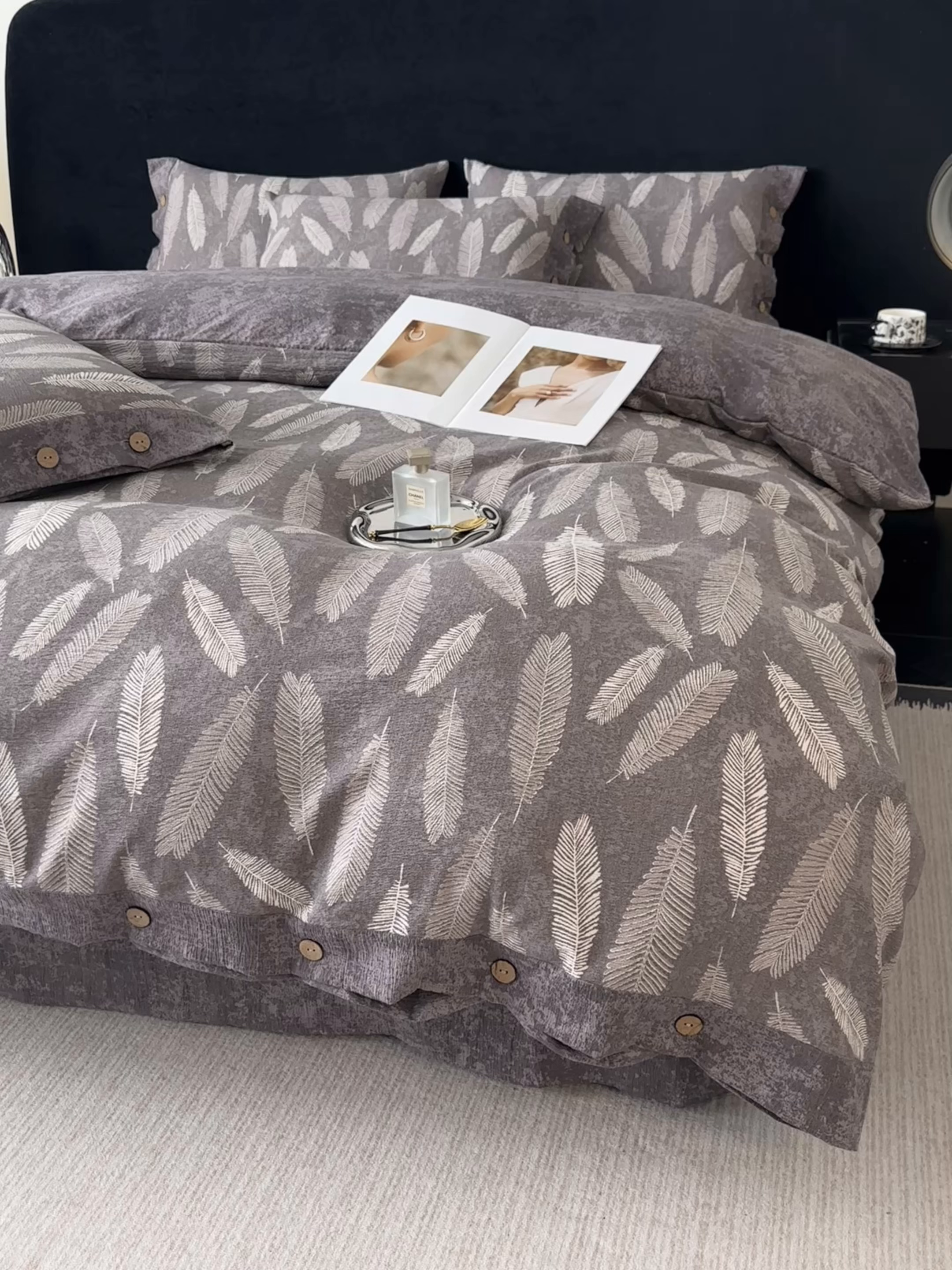 91家纺网 家纺一手货源 找家纺 爱彼家纺 2026新款四季款纽扣款轻奢原麻四件套-套件系列一 轻奢原麻-青枫