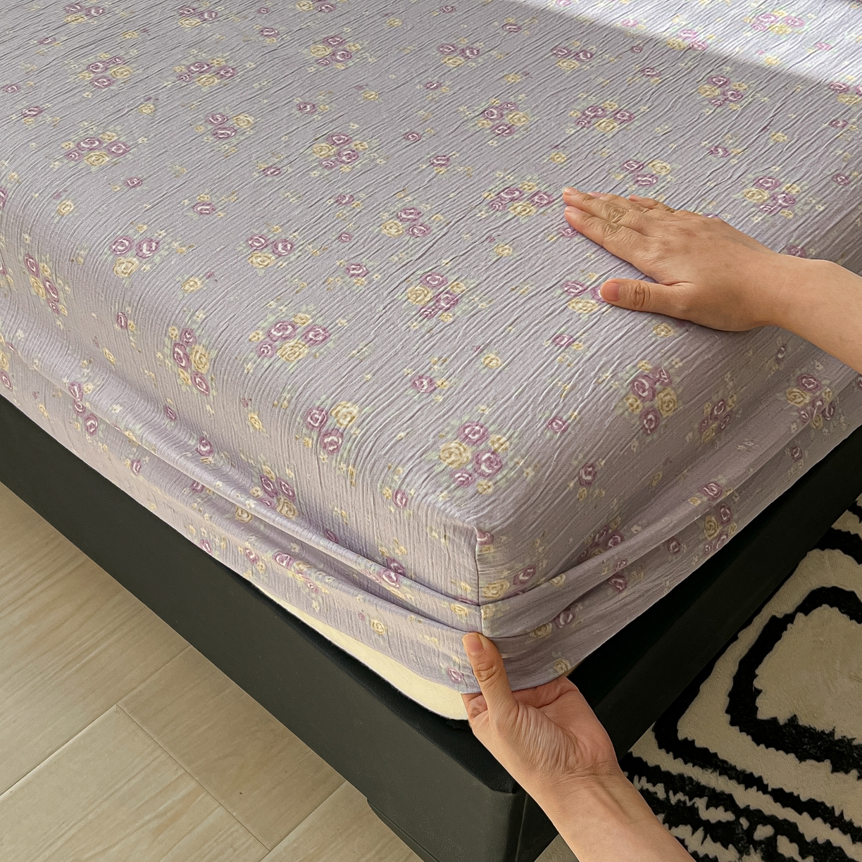 91家纺网 家纺一手货源 找家纺 韩巢家纺 2026新款三层纱单床笠热销款防滑床笠单件 玫瑰夜紫