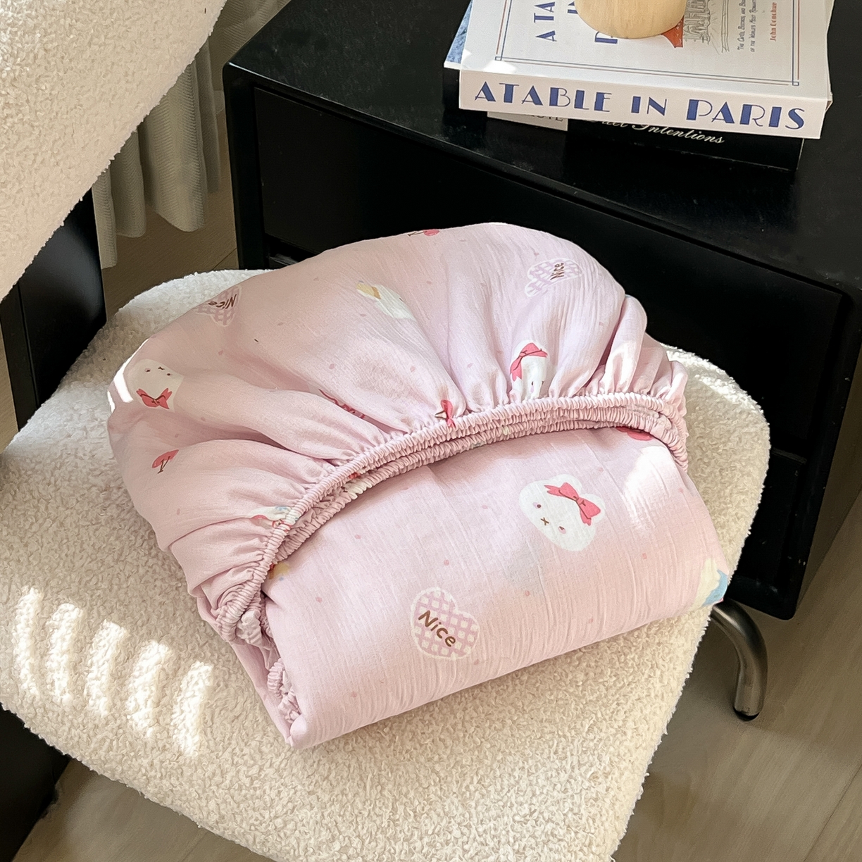 91家纺网 家纺一手货源 找家纺 韩巢家纺 2026新款三层纱单床笠热销款防滑床笠单件 芭乐米菲