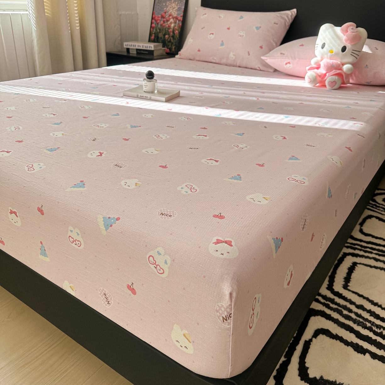 91家纺网 家纺一手货源 找家纺 韩巢家纺 2026新款三层纱单床笠热销款防滑床笠单件 芭乐米菲