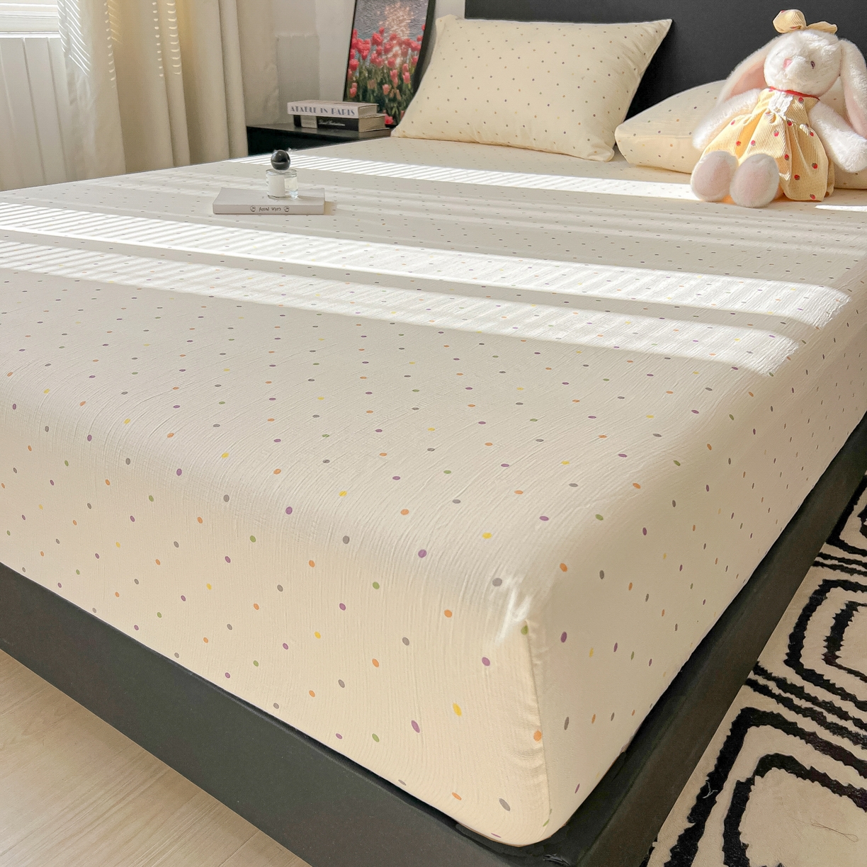 91家纺网 家纺一手货源 找家纺 韩巢家纺 2026新款三层纱单床笠热销款防滑床笠单件 彩波波