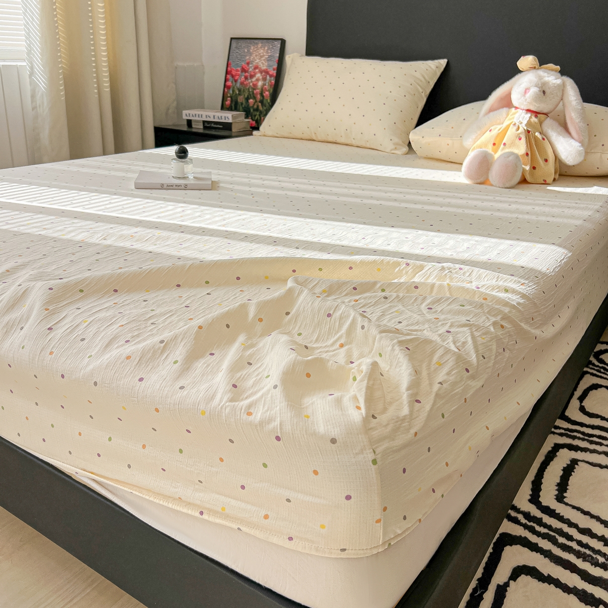 91家纺网 家纺一手货源 找家纺 韩巢家纺 2026新款三层纱单床笠热销款防滑床笠单件 彩波波