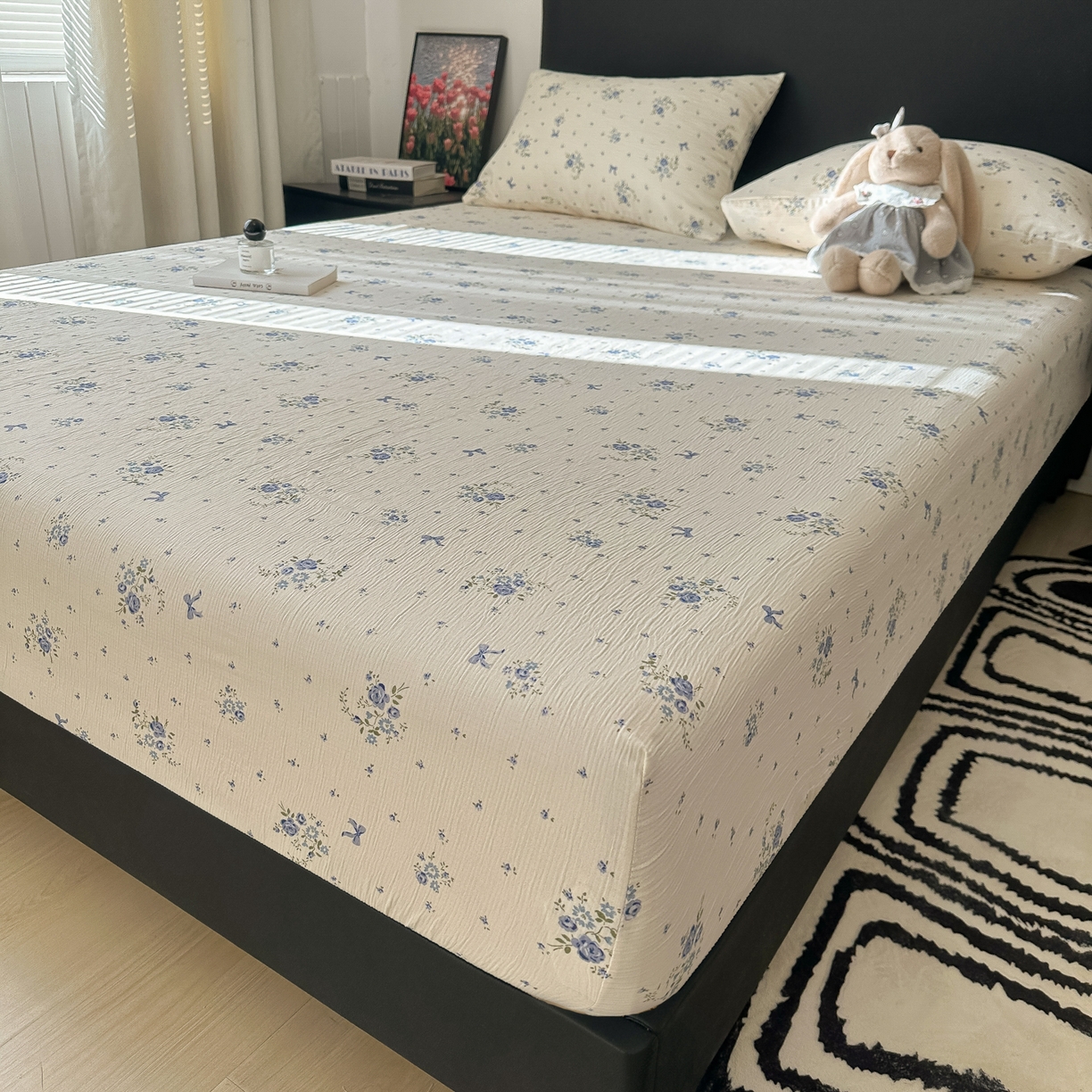 91家纺网 家纺一手货源 找家纺 韩巢家纺 2026新款三层纱单床笠热销款防滑床笠单件 贩卖夏风兰