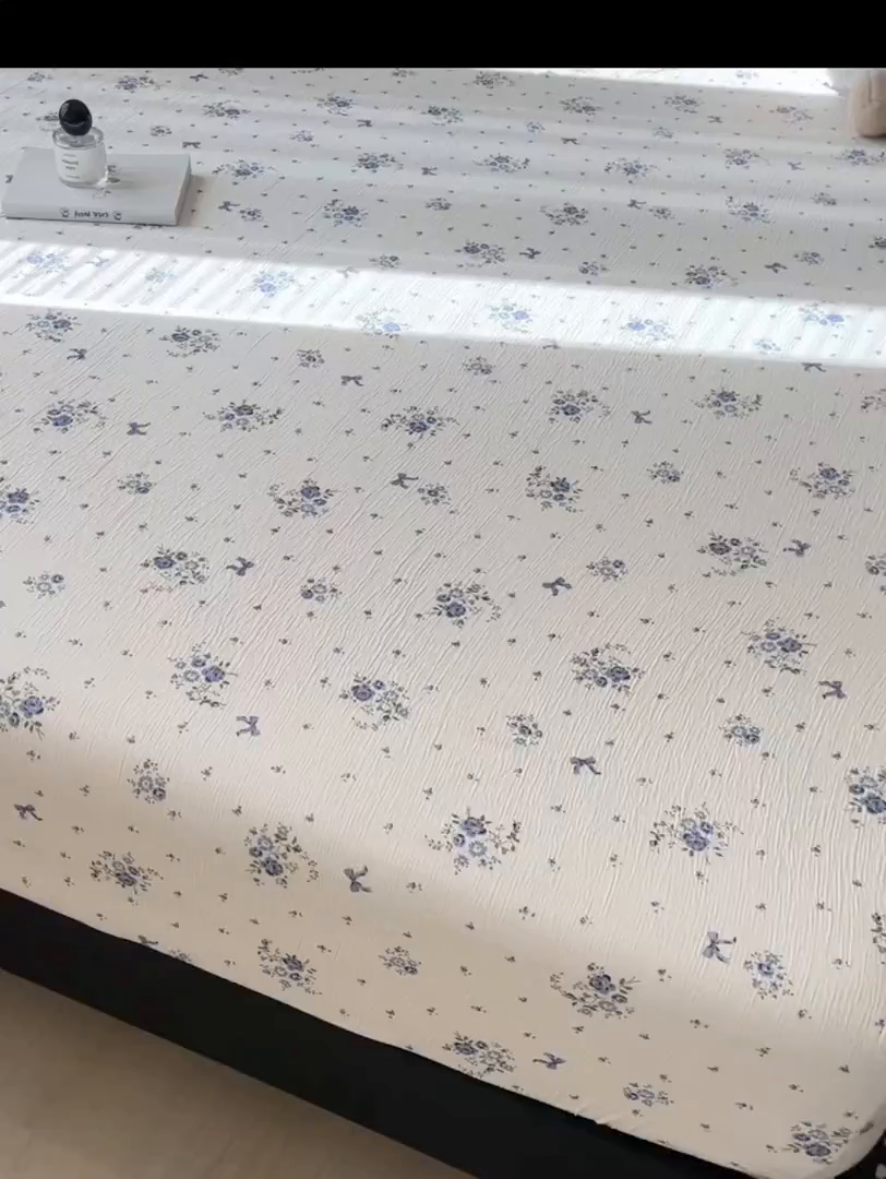 91家纺网 家纺一手货源 找家纺 韩巢家纺 2026新款三层纱单床笠热销款防滑床笠单件 贩卖夏风兰