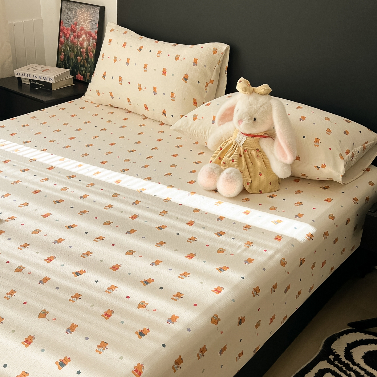 91家纺网 家纺一手货源 找家纺 韩巢家纺 2026新款三层纱单床笠热销款防滑床笠单件 红茶小熊