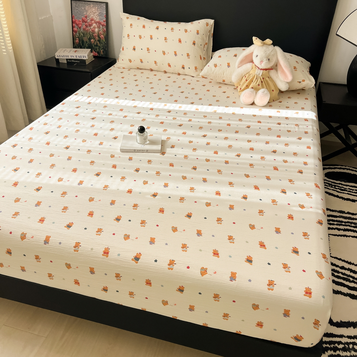 91家纺网 家纺一手货源 找家纺 韩巢家纺 2026新款三层纱单床笠热销款防滑床笠单件 红茶小熊