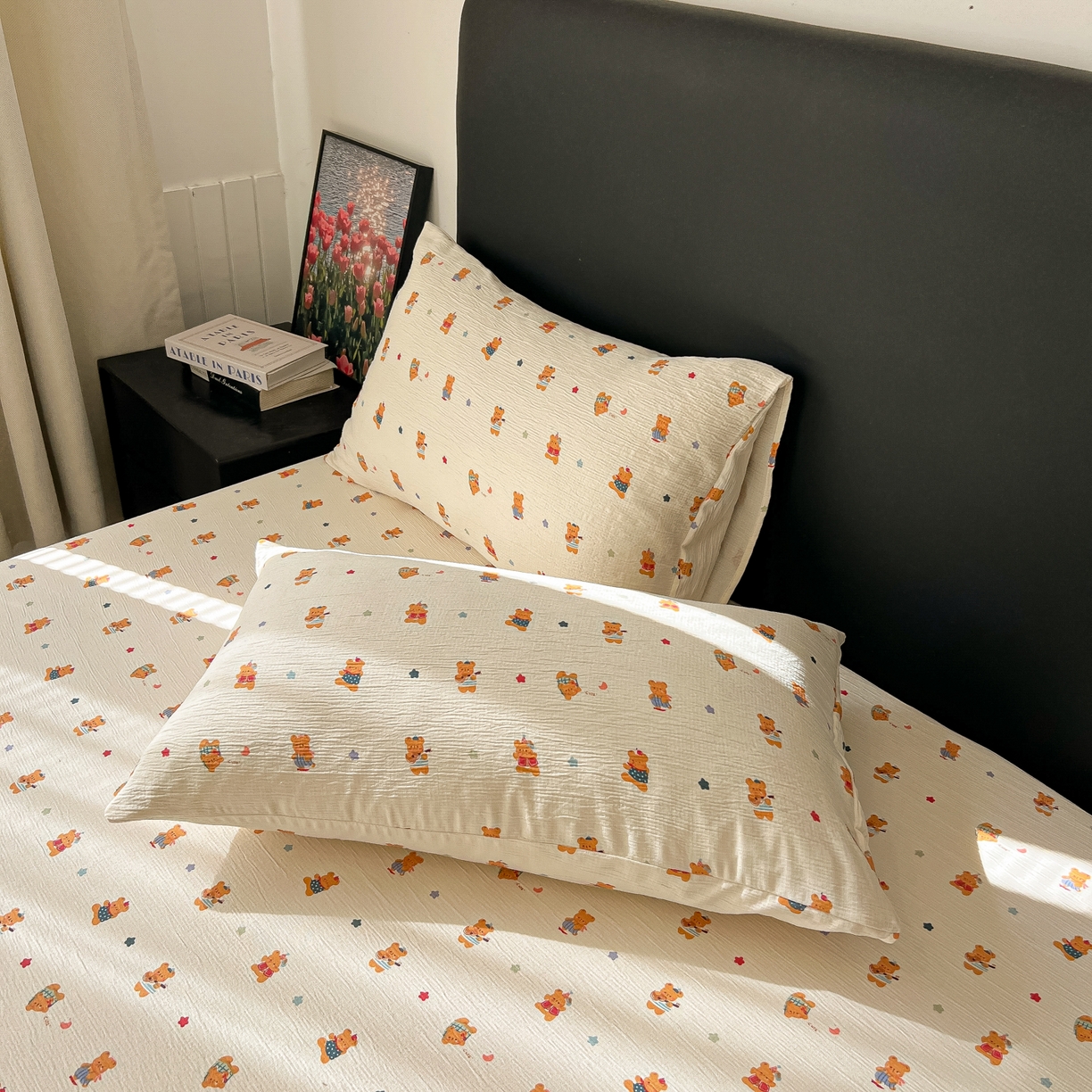 91家纺网 家纺一手货源 找家纺 韩巢家纺 2026新款三层纱单床笠热销款防滑床笠单件 红茶小熊