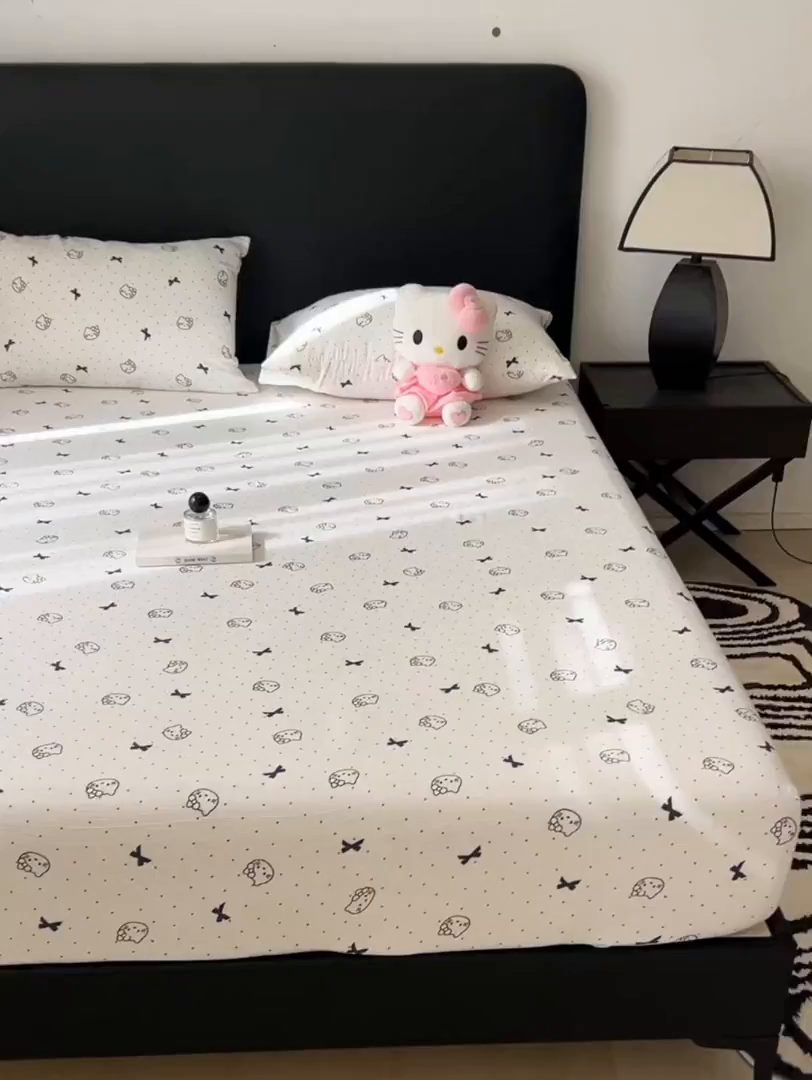 91家纺网 家纺一手货源 找家纺 韩巢家纺 2026新款三层纱单床笠热销款防滑床笠单件 蓝莓小猫