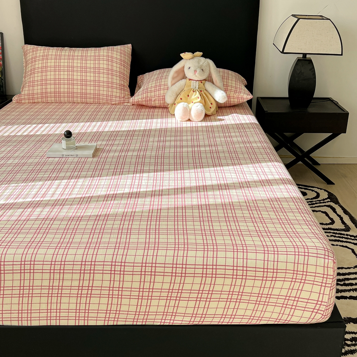 91家纺网 家纺一手货源 找家纺 韩巢家纺 2026新款三层纱单床笠热销款防滑床笠单件 梅森-粉